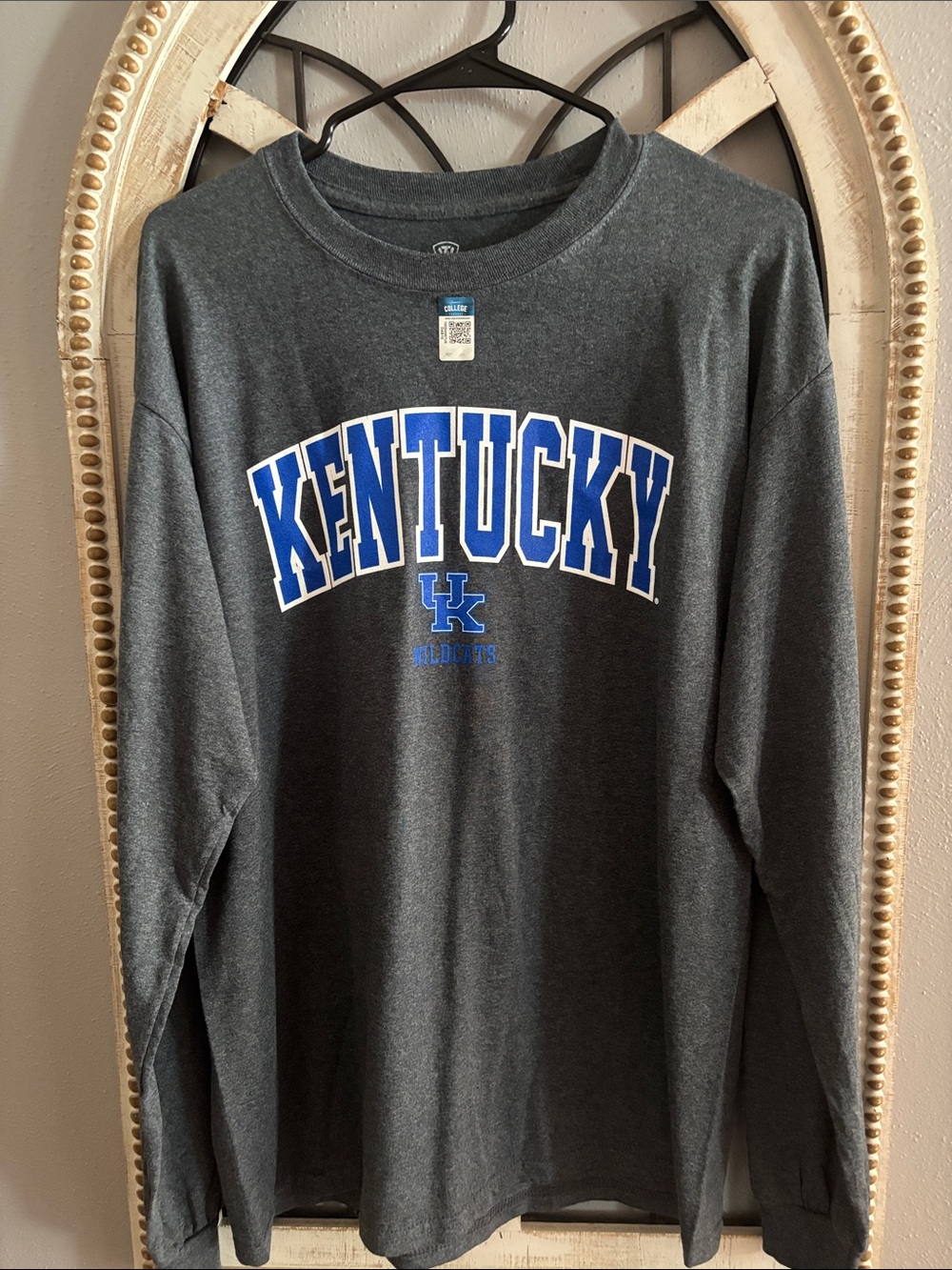 Kentucky Grey Crewneck Sweatshirt with Blue Lettering large NWT